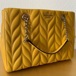 NEW - Kate Spade quilted shoulder bag
